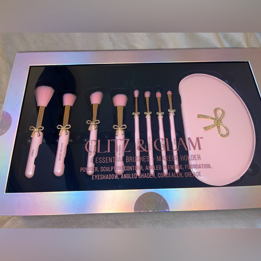 Glitz and Glam Bow Makeup Brush